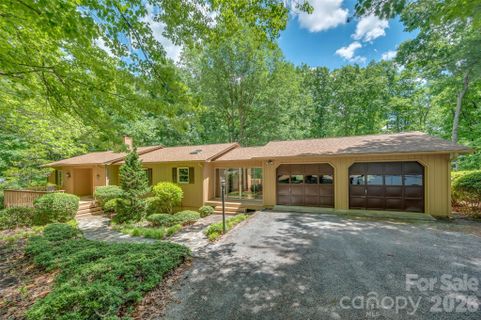 66 Oakwood Lane