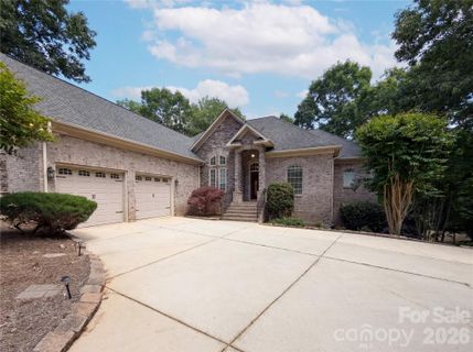 304 Catawba Crest Lane active home in Catawba Crest, Clover, SC