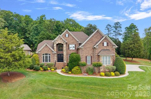 Homes in Anniston, Davidson