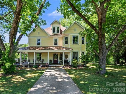 1932 Topic Street