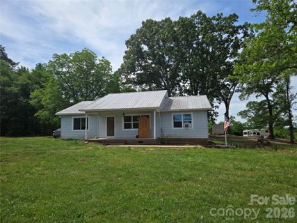 1127 N Mountain Street