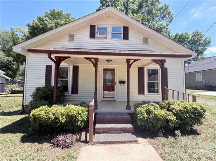 406 Dingler Avenue pending home in Mooresville Mill Village, Mooresville, NC