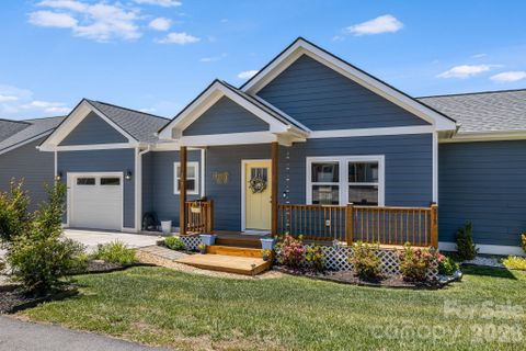215 Oak Meadow Lane active home in Greenwood Fields, Asheville, NC