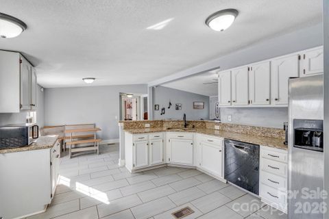 4790 Kent Street sold home in Cedarfield, Maiden, NC