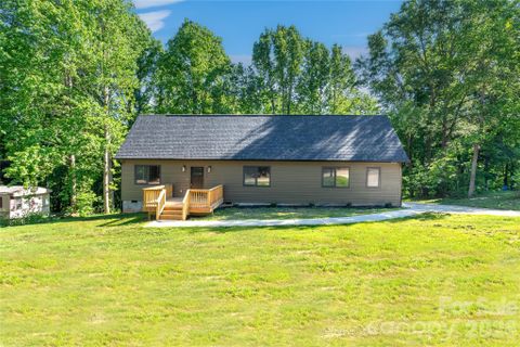 3425 Mission Trail