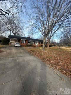 626 Willowbrook Lane