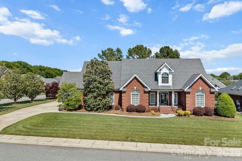 726 Tom Morris Lane pending home in Morris Glen, Concord, NC