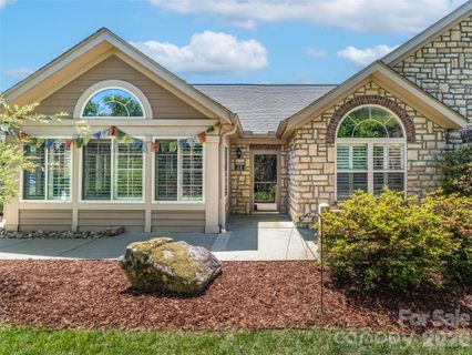 60 Mountain Meadow Circle active home in Hamburg Crossing, Weaverville, NC