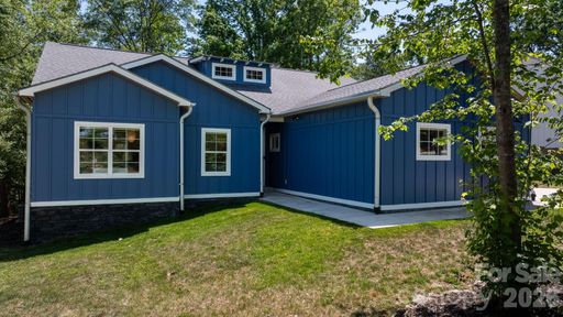 3813 54th Avenue pending home in Shoal Creek Cove, Hickory, NC
