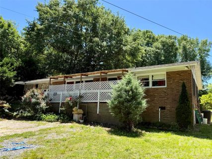 2607 Crescent Lane pending home in Brookhaven, Gastonia, NC