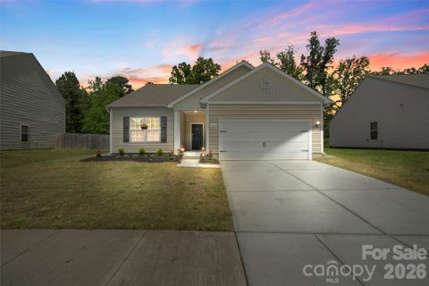 7318 Cuddington Drive pending home in The Reserve At Canyon Hills, Charlotte, NC