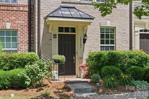 19721 Playwrights Way active home in Antiquity, Cornelius, NC