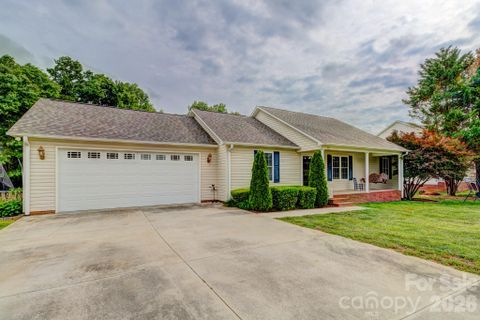 4671 Garys Place active home in Shoal Road Estates, Crouse, NC