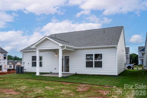 6512 Fairford Drive pending home in Ascot Woods, Charlotte, NC