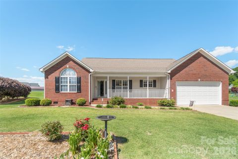 202 Big Dipper Court active home in Edgewood Farms, Wingate, NC