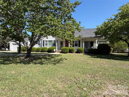 202 W Stevens Drive