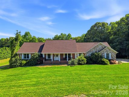 Homes in Deerfield, Hickory
