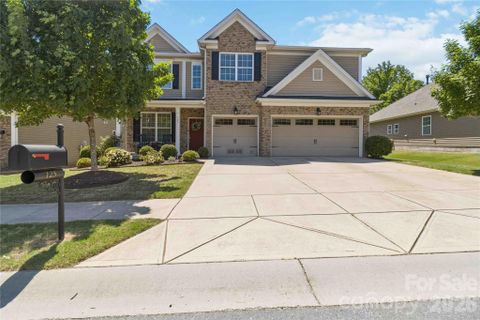 125 Annatto Way active home in Lake Ridge, Tega Cay, SC