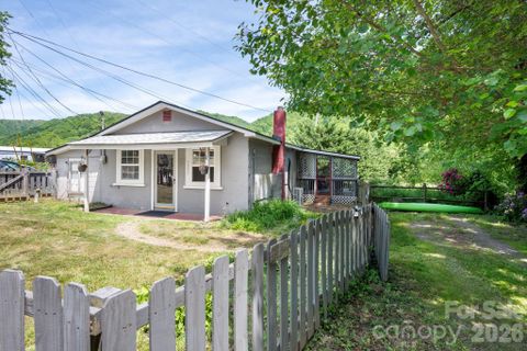 2802 Beaverdam Road active home in Beaverdam, Canton, NC