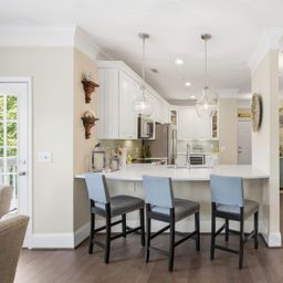 8942 Rosalyn Glen Road