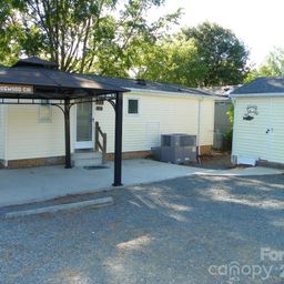 105 Dogwood Circle