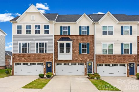 2605 Grantham Place Drive active home in Grantham Place, Fort Mill, SC