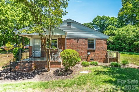 3241 Minnesota Road pending home in Marlborough Woods, Charlotte, NC