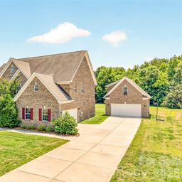 1008 Spring Rose Lane