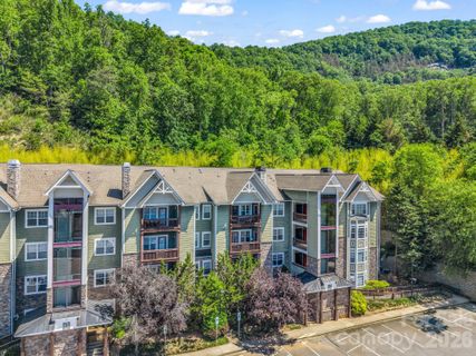 2000 Olde Eastwood Village Boulevard pending home in Eastwood Village, Asheville, NC