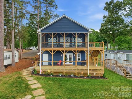 562 Lake Head Road active home in Tillery Beach, Norwood, NC