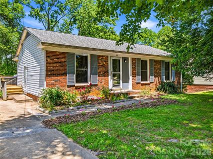 60 Skyview Terrace sold home in Knollwood, Asheville, NC