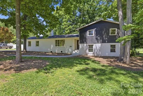 2168 Dartwood Drive active home in Quail Hollow Park, Concord, NC