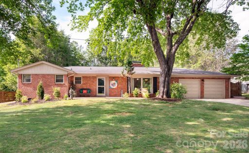 25 Bevlyn Drive active home in Oak Forest, Asheville, NC