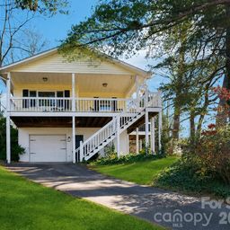 121 Oak Terrace