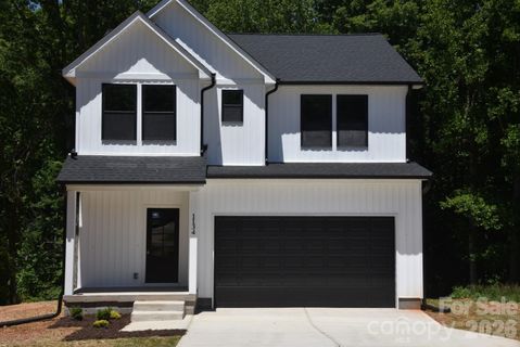 1134 Lyndsey Brooke Court active home in Country Crossing, Lincolnton, NC