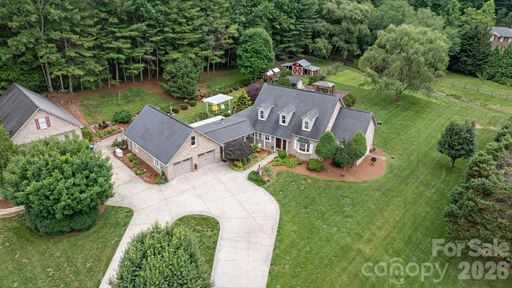 401 Redwood Court