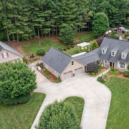 401 Redwood Court