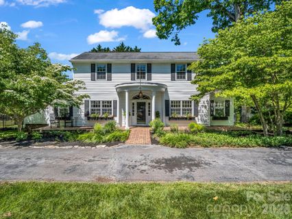 536 Maple Street