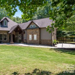 489 Evergreen Road