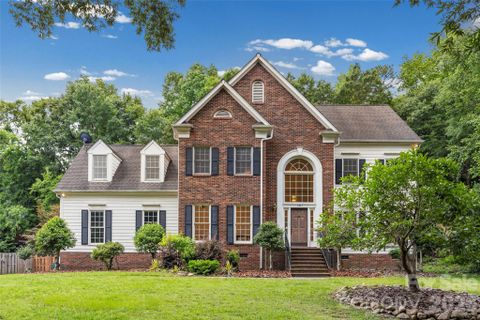 7411 Leharne Drive pending home in Crown Colony Estates, Charlotte, NC