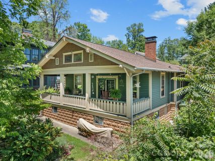 26 Unadilla Alley pending home in Kenilworth, Asheville, NC