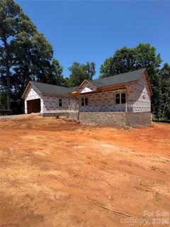 1895 Knolls Drive active home in The Knolls, Newton, NC