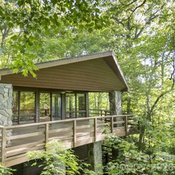 1126 Scenic Circle