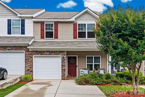 1435 Harpers Inlet Drive active home in Harpers Mill, Clover, SC