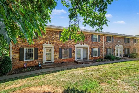4329 Hathaway Street active home in Cotswolds On Walker, Charlotte, NC