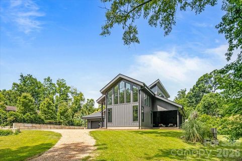 3304 Mar Vista Circle active home in Myers Park, Charlotte, NC