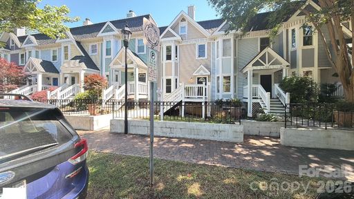 316 W 10th Street