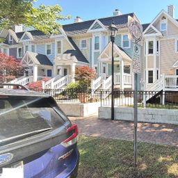 316 W 10th Street