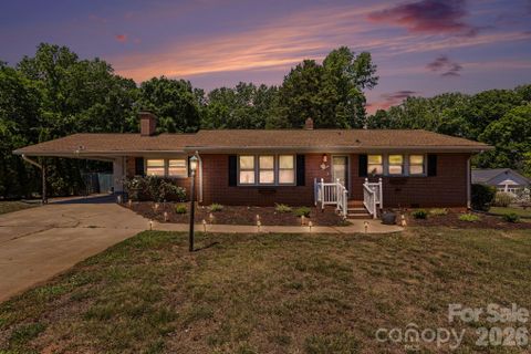 1210 Edgedale Drive