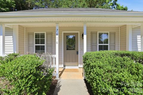 7616 Silver Arrow Drive active home in Kings Creek, Charlotte, NC